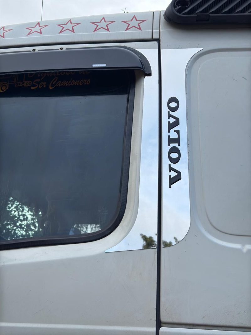 CONJUNTO COLUMNA DE PUERTA- VOLVO FH 1994 A 2014
