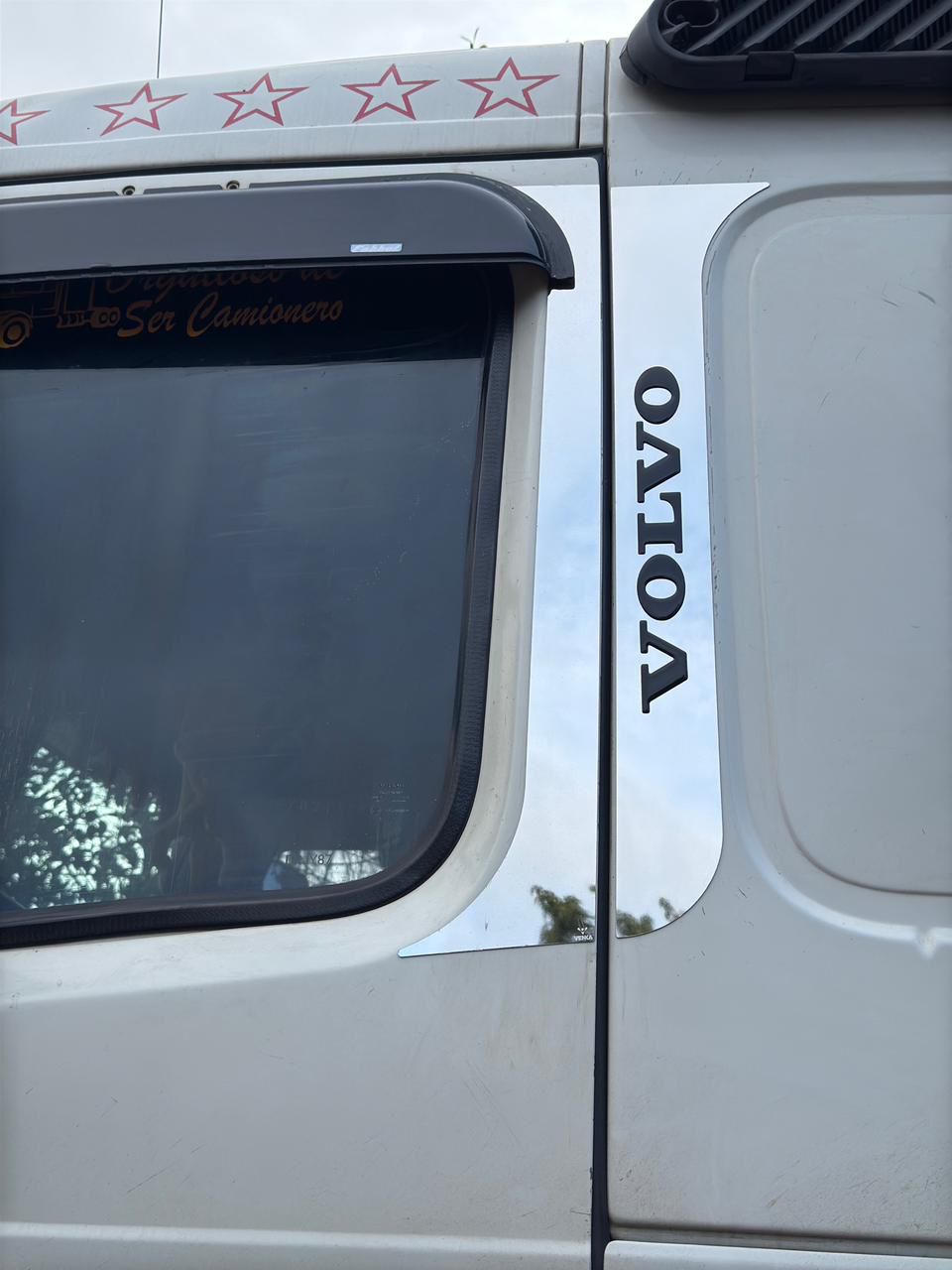 CONJUNTO COLUMNA DE PUERTA- VOLVO FH 1994 A 2014