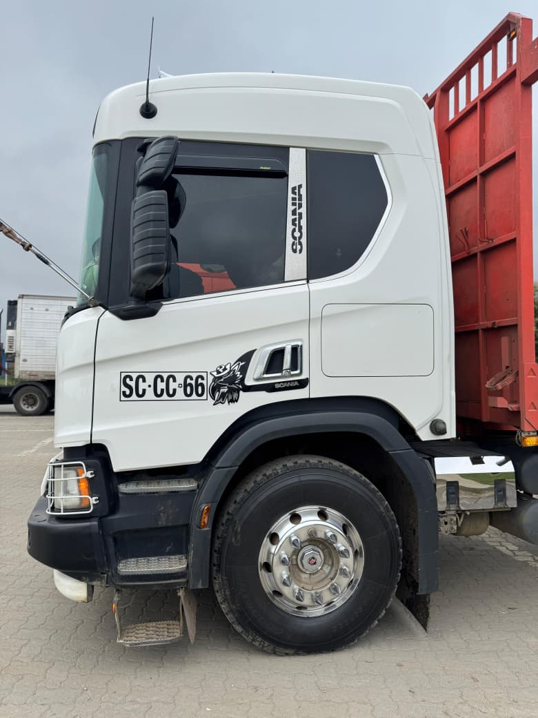 VIDRIO FALSO- SCANIA S6