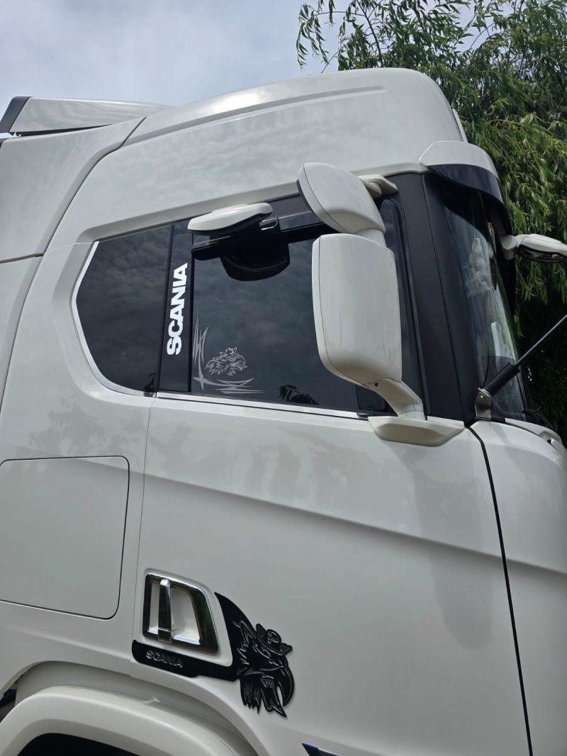 VIDRIO FALSO- SCANIA S6