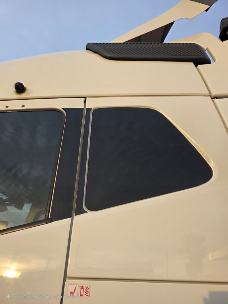 VIDRIO FALSO- VOLVO