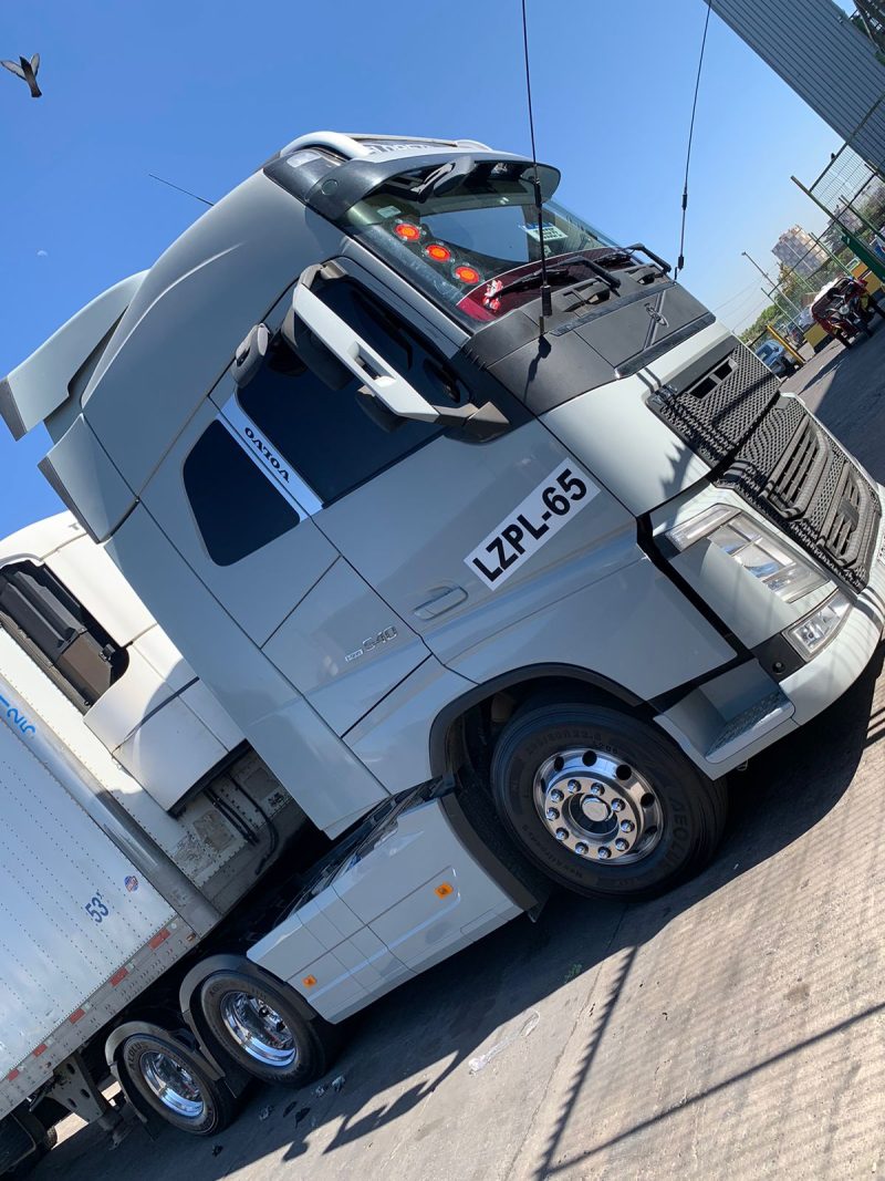 VIDRIO FALSO- VOLVO