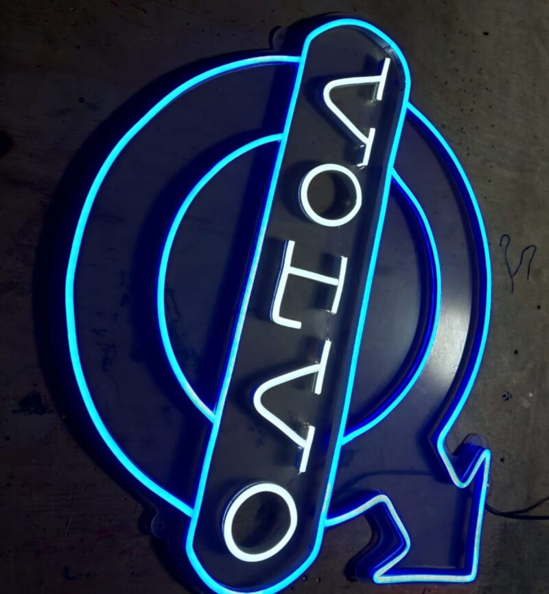 NEÓN VOLVO- CELESTE