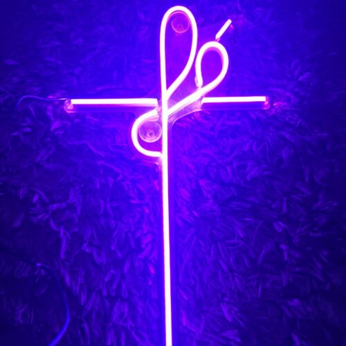 NEÓN 'CRUZ FÉ' MORADO